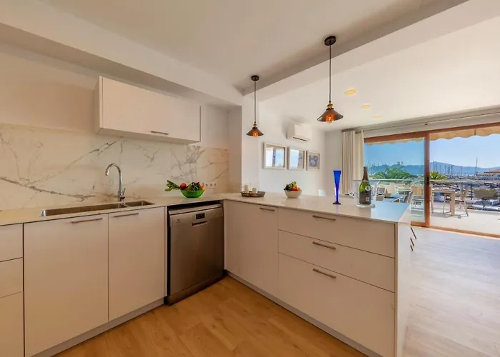 Lejlighed Modern Frontline With Sea Views *