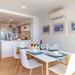 Modern Frontline With Sea Views Daire *