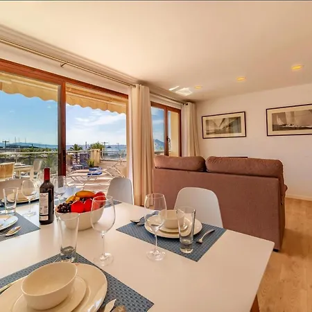 Modern Frontline With Sea Views Apartment Port de Pollenca