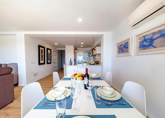 Modern Frontline With Sea Views 波连萨港