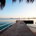 Modern Frontline With Sea Views