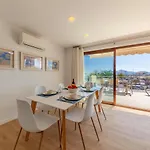 아파트 Modern Frontline With Sea Views *