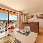 Modern Frontline With Sea Views 아파트 포엔샤 항구